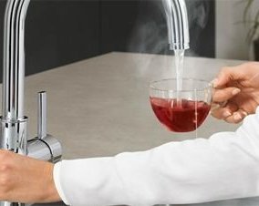 Кухонный кран с кипятком