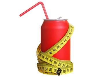 Диетические напитки не избавляют от лишнего веса и портят кожу