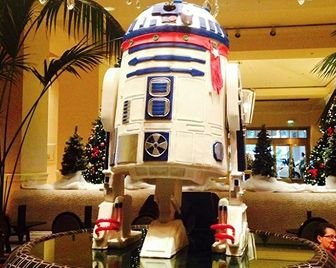 Робот R2-D2 из шоколада