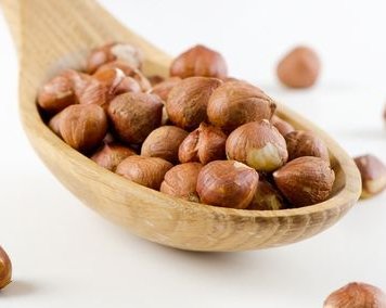 Ученые советуют женщинам есть орехи во время беременности