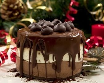 Чтобы сбросить вес, набранный за время новогодних праздников, требуется 4 месяца